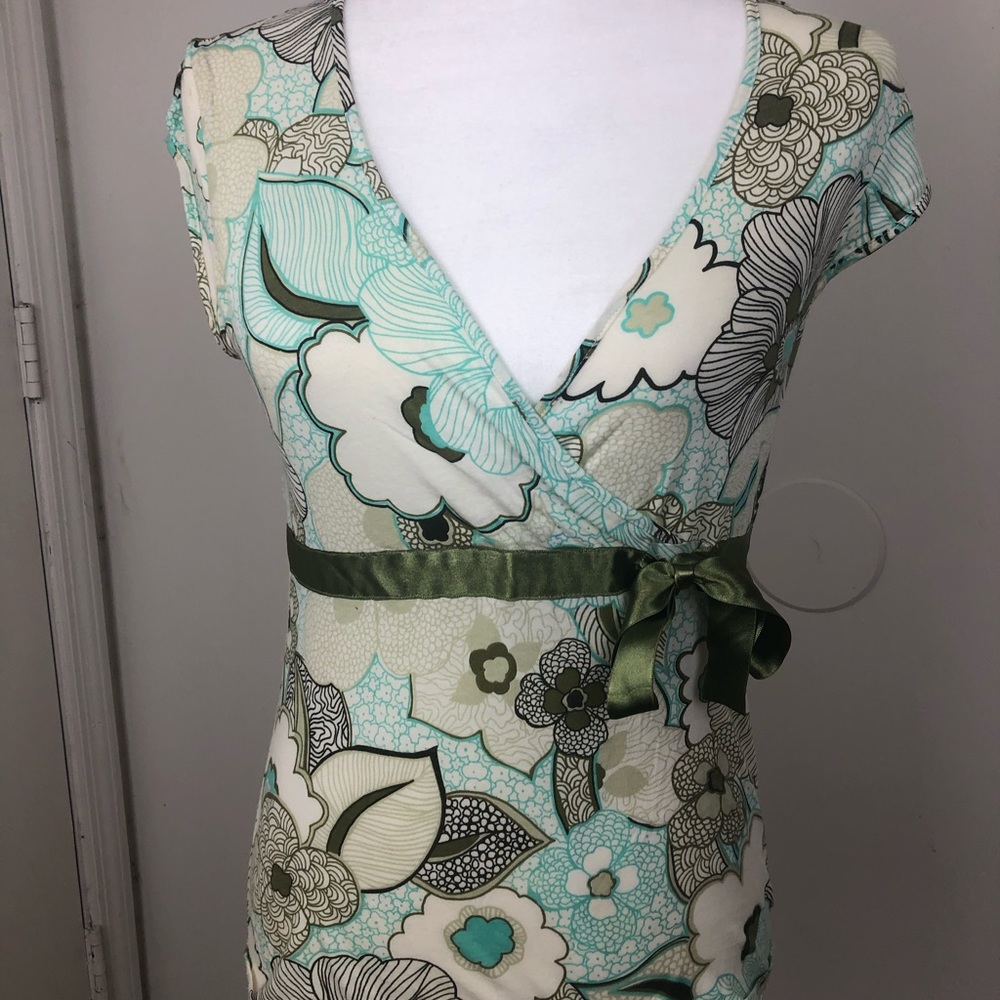Small Old Navy Floral Suplice Shirt